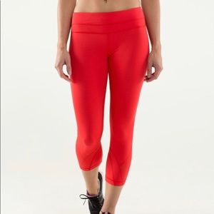 Lululemon Run: Inspire Crop II